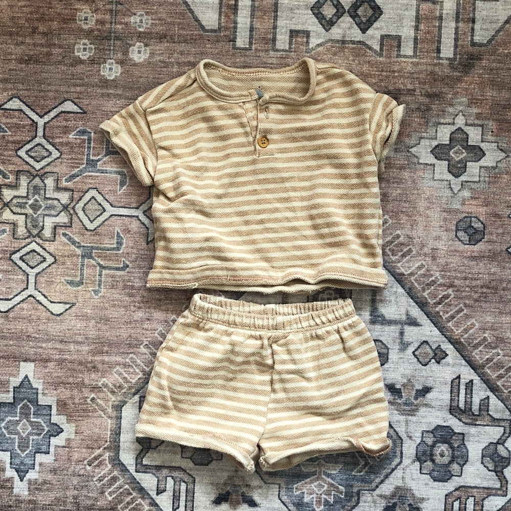 Cloud island striped set